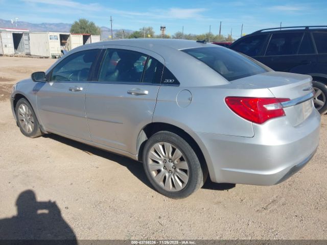 2012 CHRYSLER 200 1C3CCBAB6CN212753 Photo 2