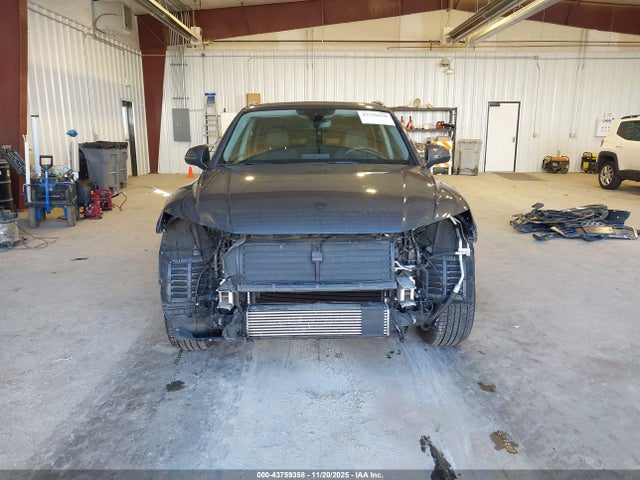 WA1CNAFY0J2126988 Audi Q5 2.0t Premium/2.0t Tech Premium