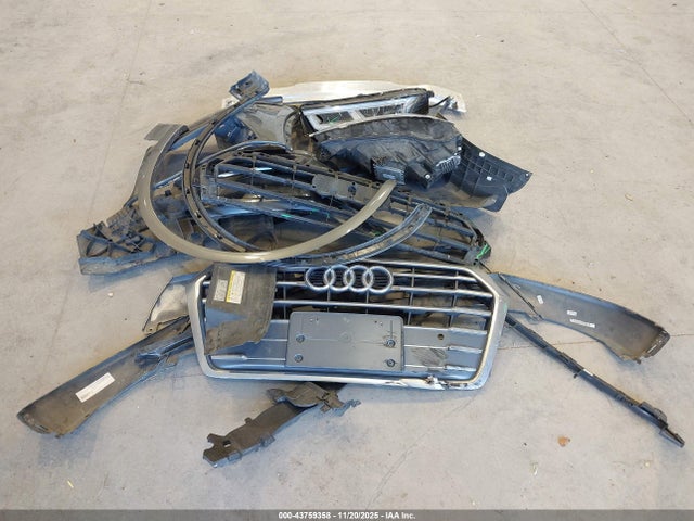 WA1CNAFY0J2126988 Audi Q5 2.0t Premium/2.0t Tech Premium