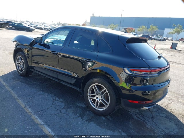 2020 PORSCHE MACAN WP1AA2A55LLB11586 Photo 2