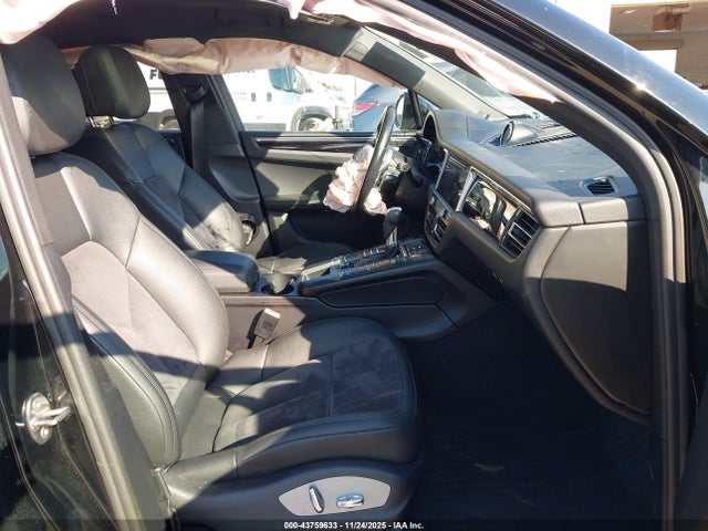 2020 PORSCHE MACAN WP1AA2A55LLB11586 Photo 4