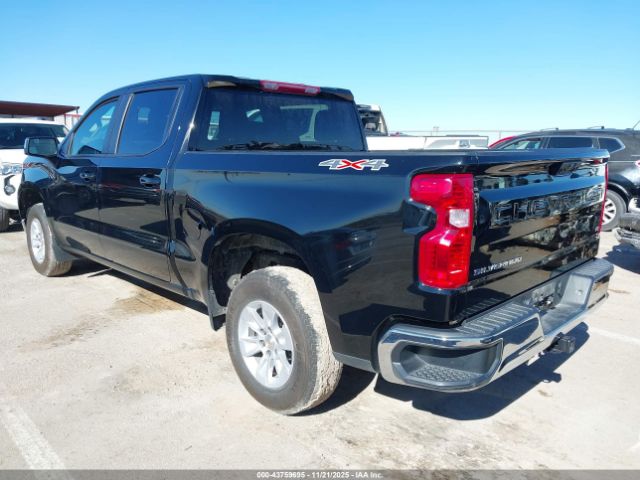 2025 CHEVROLET SILVERADO 1500 3GCUKDED7SG125753 Photo 2