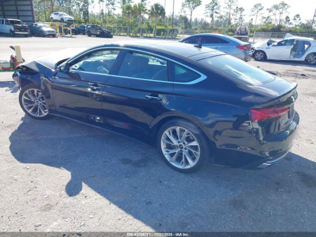 2022 AUDI A5 SPORTBACK WAUCBCF54NA019886 Photo 2