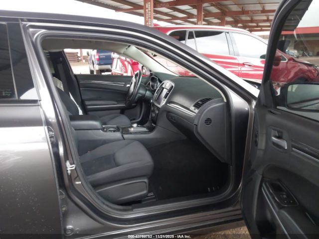 2021 CHRYSLER 300 2C3CCAAGXMH529466 Photo 4