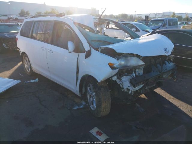 2017 TOYOTA SIENNA 5TDKZ3DC6HS813226