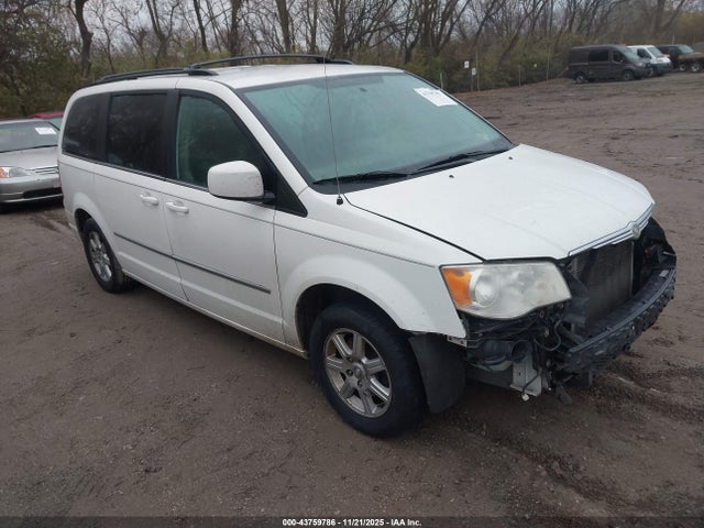 43759786 :رقم المزاد ، 2A4RR5D15AR235637 vin ، 2010 Chrysler Town & Country Touring مزاد بيع