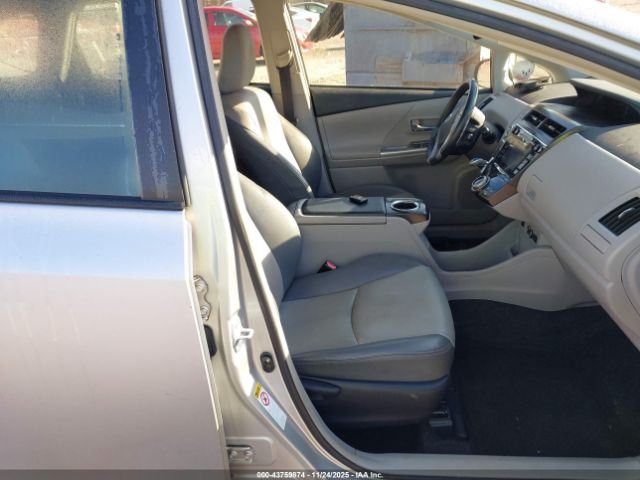 2015 TOYOTA PRIUS V JTDZN3EU9FJ036973 Photo 4