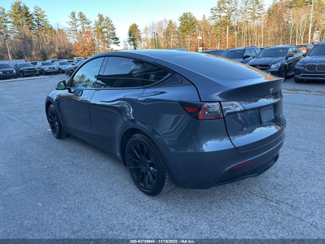 2021 TESLA MODEL Y 5YJYGAEE3MF144318 Photo 2