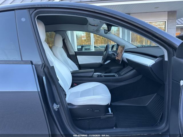 2021 TESLA MODEL Y 5YJYGAEE3MF144318 Photo 4