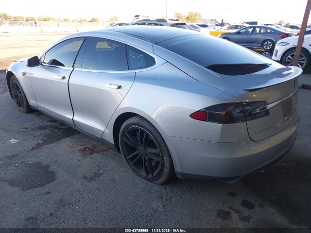 2014 TESLA MODEL S 5YJSA1H14EFP52656 Photo 2