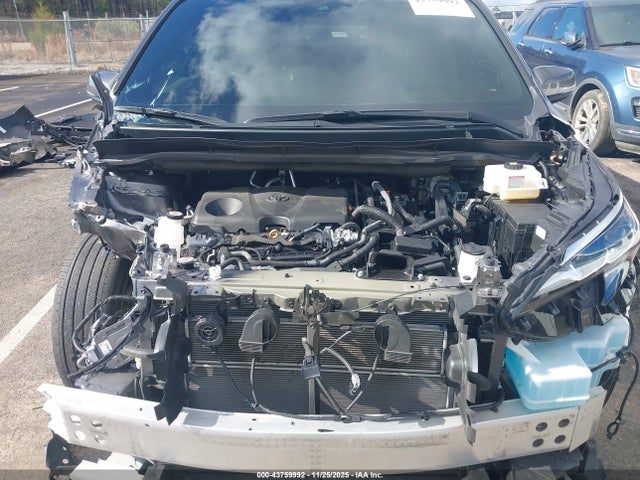Toyota Sienna Platinum 2024 5TDERKEC2RS185463 Image 10