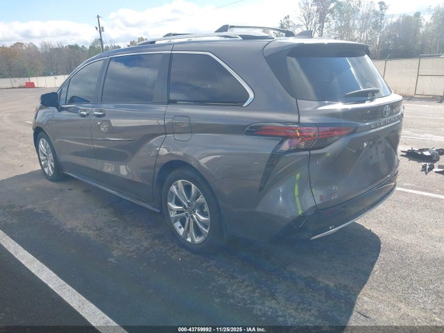 Toyota Sienna Platinum 2024 5TDERKEC2RS185463 Image 3