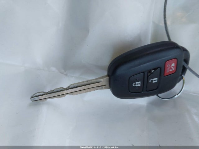 Toyota Prius C One 2015 JTDKDTB34F1575520 Image 11