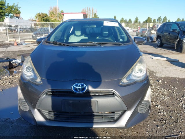 Toyota Prius C One 2015 JTDKDTB34F1575520 Image 12