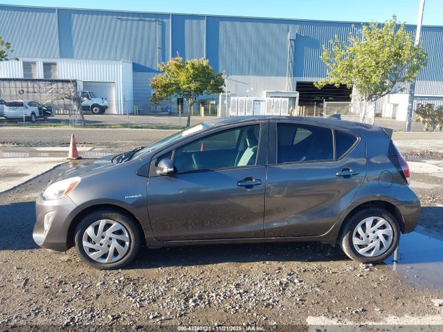 Toyota Prius C One 2015 JTDKDTB34F1575520 Image 14