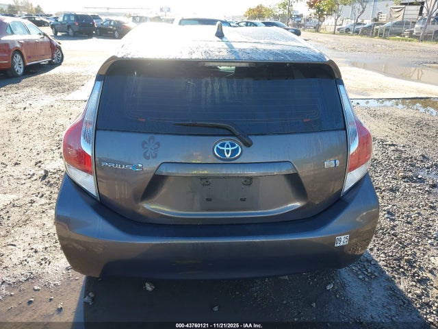 Toyota Prius C One 2015 JTDKDTB34F1575520 Image 16