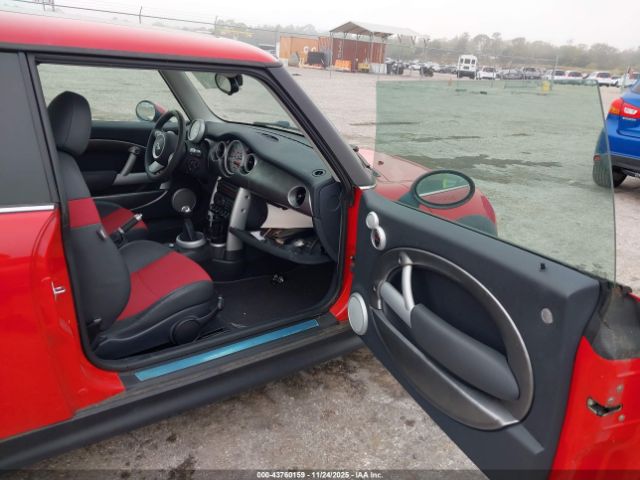 2005 MINI COOPER S WMWRE33445TD92947 Photo 4