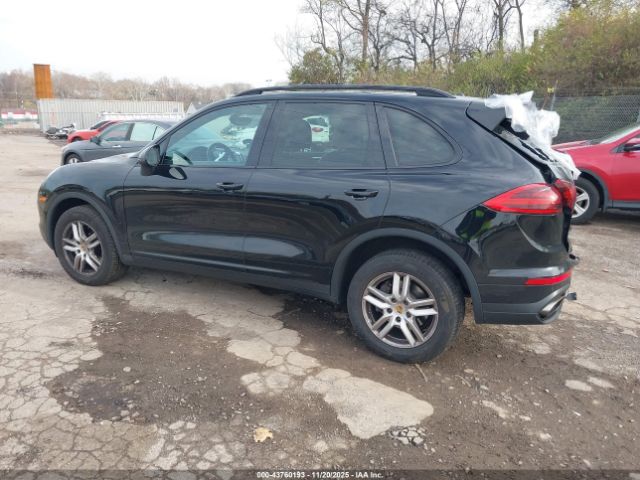 2018 PORSCHE CAYENNE WP1AA2A26JKA03311 Photo 2