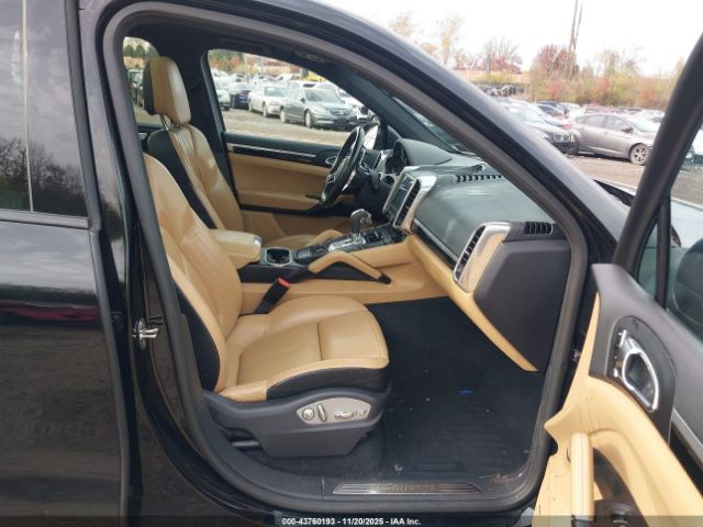 2018 PORSCHE CAYENNE WP1AA2A26JKA03311 Photo 4