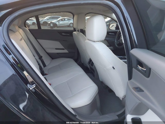 2017 JAGUAR XE SAJAS4BN2HCP12245 Photo 7