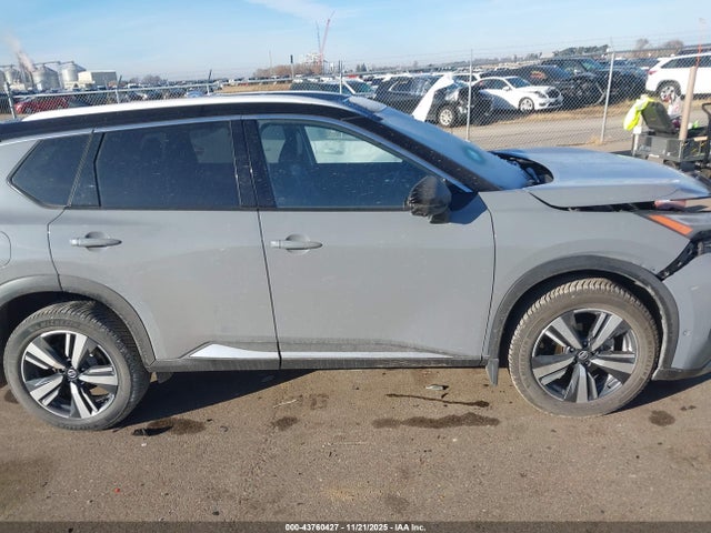 JN8AT3DD4MW301081 Nissan Rogue Platinum Intelligent Awd