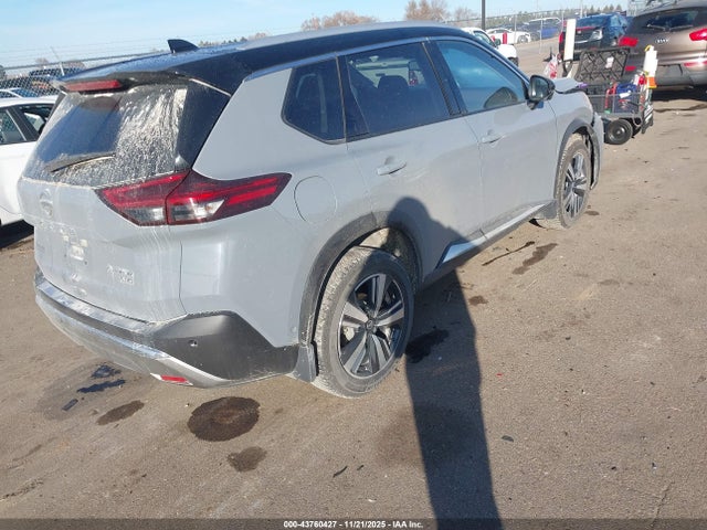 JN8AT3DD4MW301081 Nissan Rogue Platinum Intelligent Awd