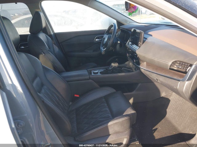 JN8AT3DD4MW301081 Nissan Rogue Platinum Intelligent Awd