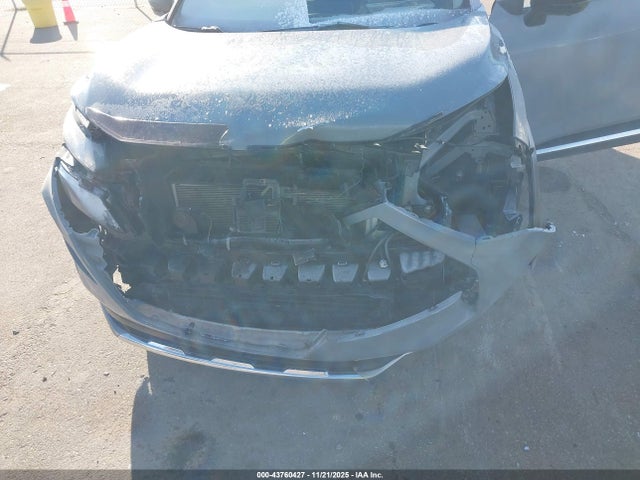 JN8AT3DD4MW301081 Nissan Rogue Platinum Intelligent Awd