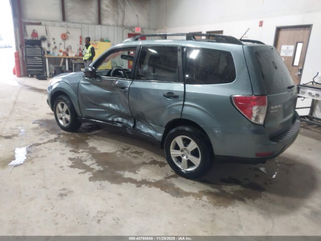 2013 SUBARU FORESTER JF2SHABC7DH416232 Photo 2