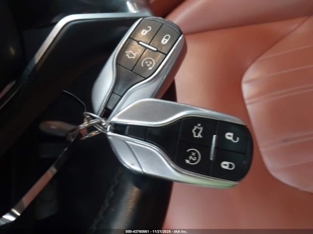 2017 MASERATI LEVANTE ZN661XUL5HX256561 Photo 10