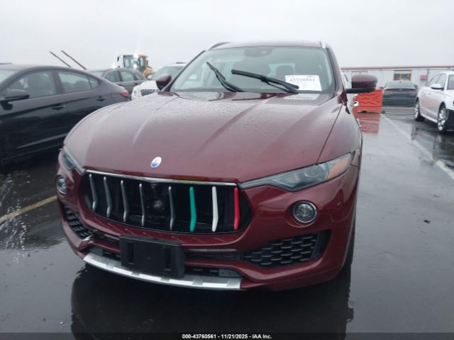 2017 MASERATI LEVANTE ZN661XUL5HX256561 Photo 5