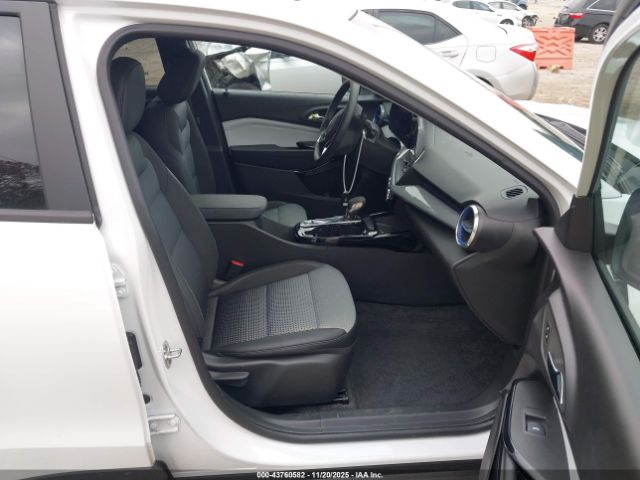 2025 CHEVROLET TRAX KL77LHEPXSC254081 Photo 4