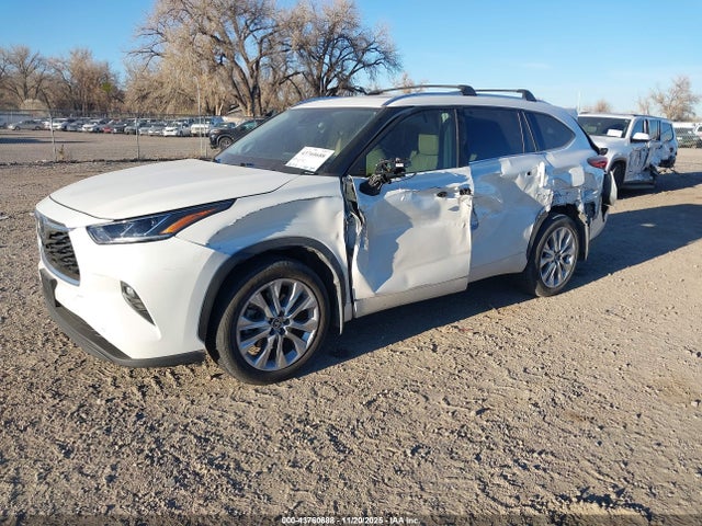 Toyota Highlander Limited 2021 5TDDZRBH5MS133869 Image 2
