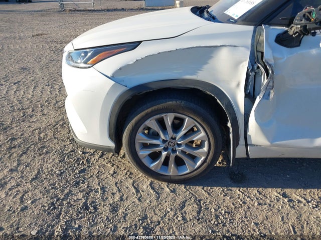 Toyota Highlander Limited 2021 5TDDZRBH5MS133869 Image 6
