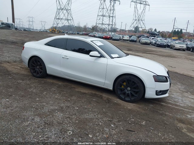 2011 AUDI A5 WAULFAFR5BA083930 Photo 0