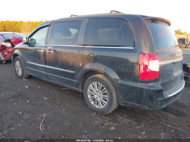 2015 CHRYSLER TOWN & COUNTRY 2C4RC1CGXFR657433 Photo 2