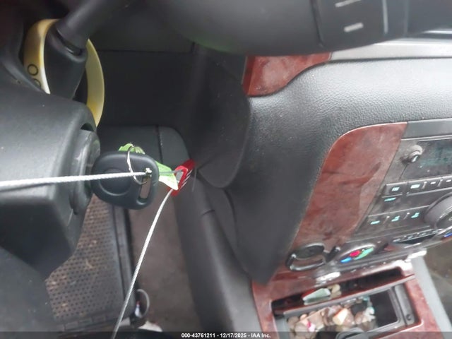 2009 CHEVROLET SUBURBAN 1500 1GNFC36039R182142 Photo 10