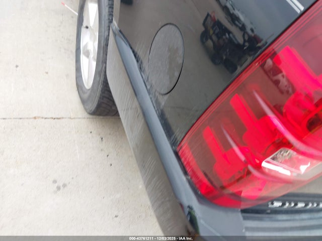 2009 CHEVROLET SUBURBAN 1500 1GNFC36039R182142 Photo 5