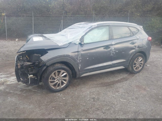 KM8J3CA41JU744291 Hyundai TUCSON SEL