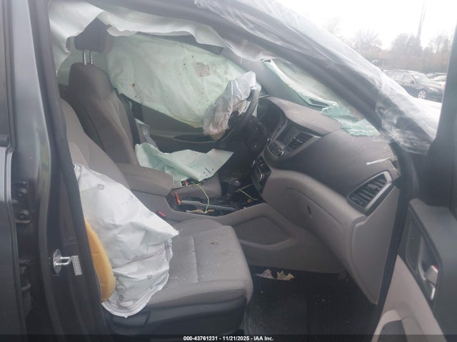 KM8J3CA41JU744291 Hyundai TUCSON SEL