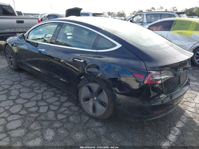 2020 TESLA MODEL 3 5YJ3E1EBXLF746220 Photo 2