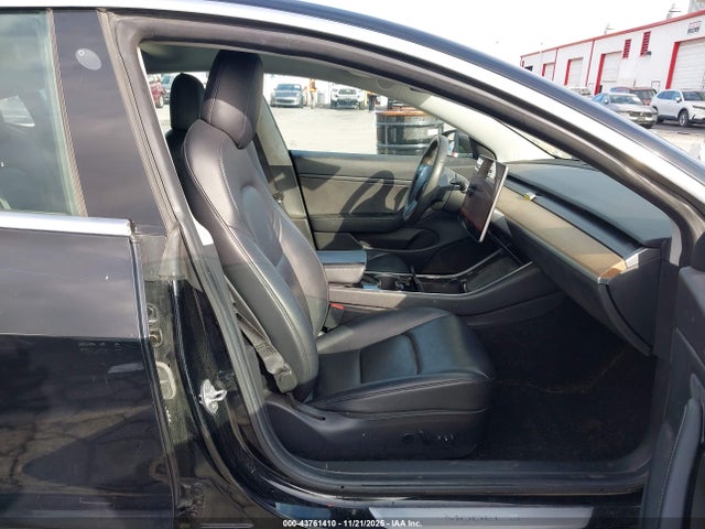 2020 TESLA MODEL 3 5YJ3E1EBXLF746220 Photo 4