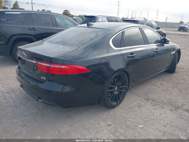 2019 JAGUAR XF SAJBJ4FX9KCY78983 Photo 3