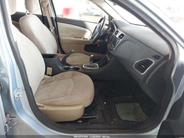 2012 CHRYSLER 200 1C3CCBBG5CN230462 Photo 4