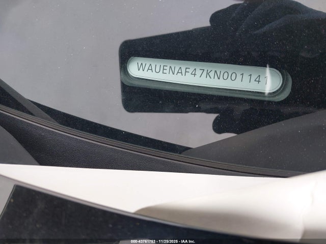 43761753 :رقم المزاد ، WAUENAF47KN001141 vin ، 2019 Audi A4 45 Premium مزاد بيع