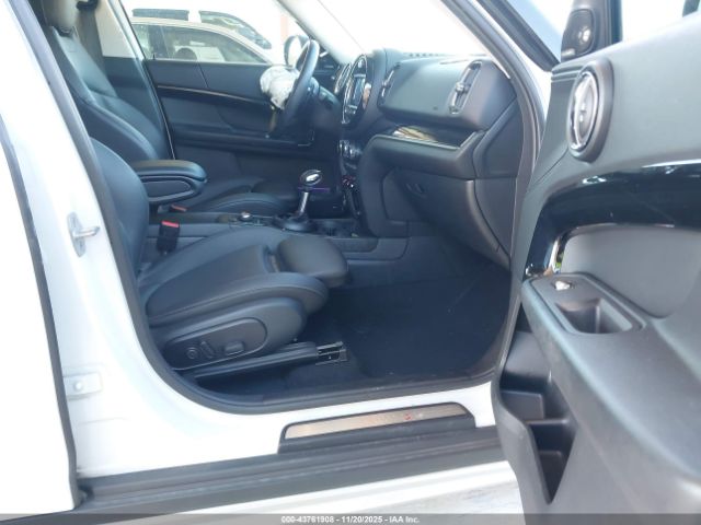 2019 MINI COUNTRYMAN WMZYT3C56K3E97854 Photo 4