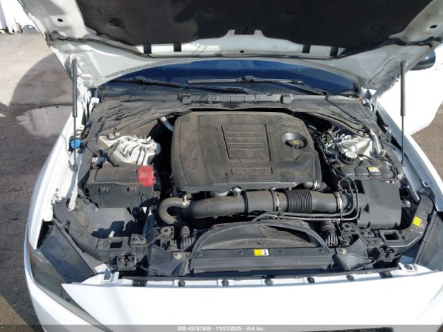 2019 JAGUAR XE SAJAD4FX7KCP47313 Photo 9