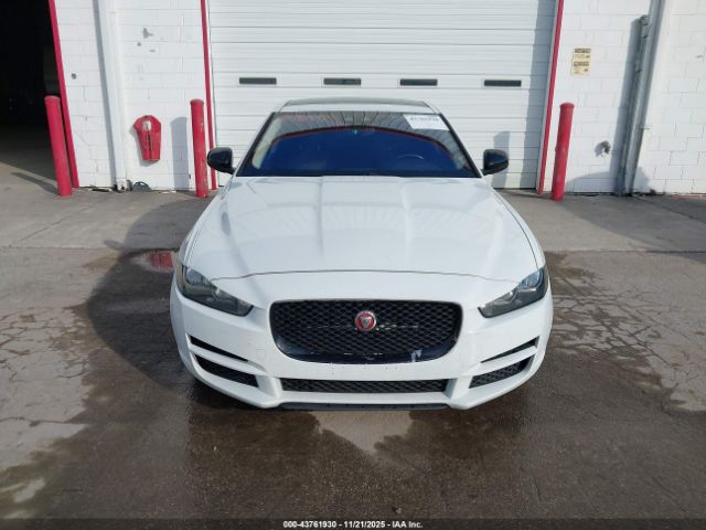 2019 JAGUAR XE SAJAD4FX7KCP47313 Photo 5