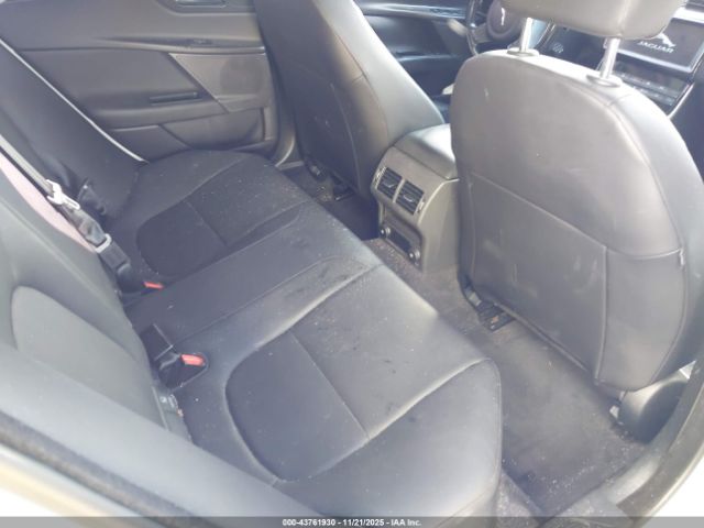 2019 JAGUAR XE SAJAD4FX7KCP47313 Photo 7