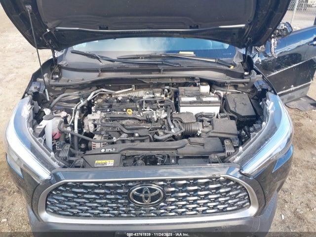 Toyota Corolla Cross Xle 2024 7MUDAABG7RV106511 Image 10